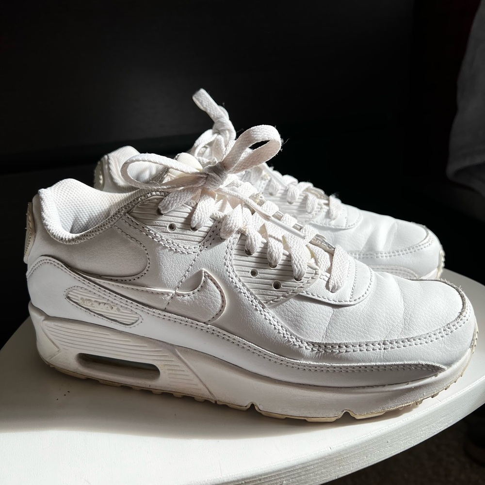 Nike Women's Athletic Shoes - White